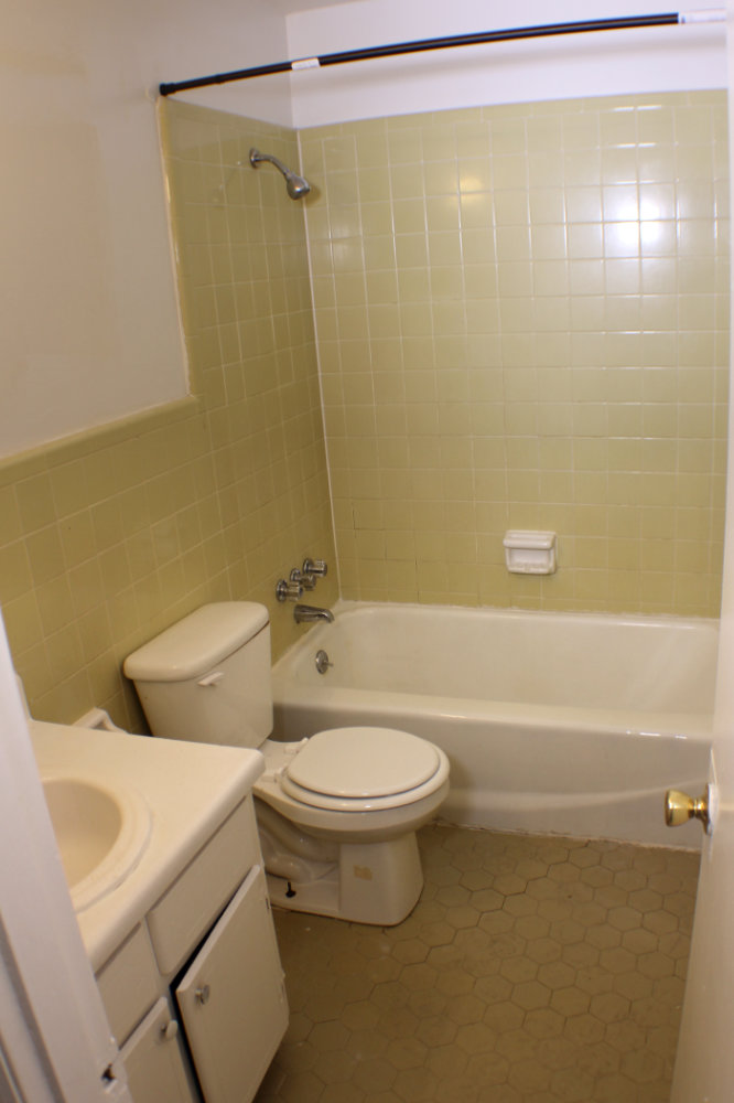 view of bathroom, Country Club Apts, Florence SC