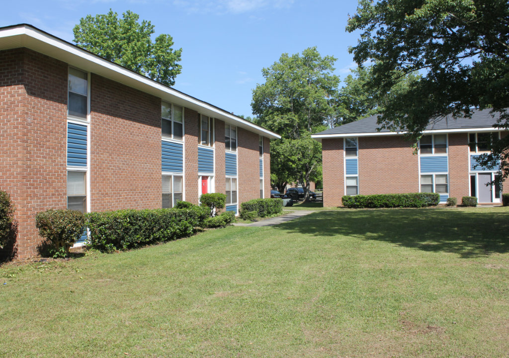 Exterior of Country Club Apartments, Florence SC